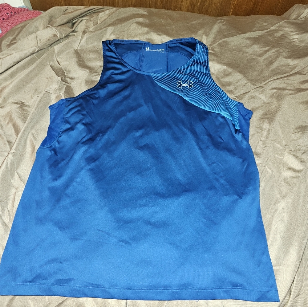 Men's, Gently used under armour heat gear XL